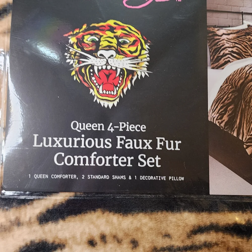 Ed Hardy Queen 4Piece Luxurious Leopard Print Faux Fur comforter set new